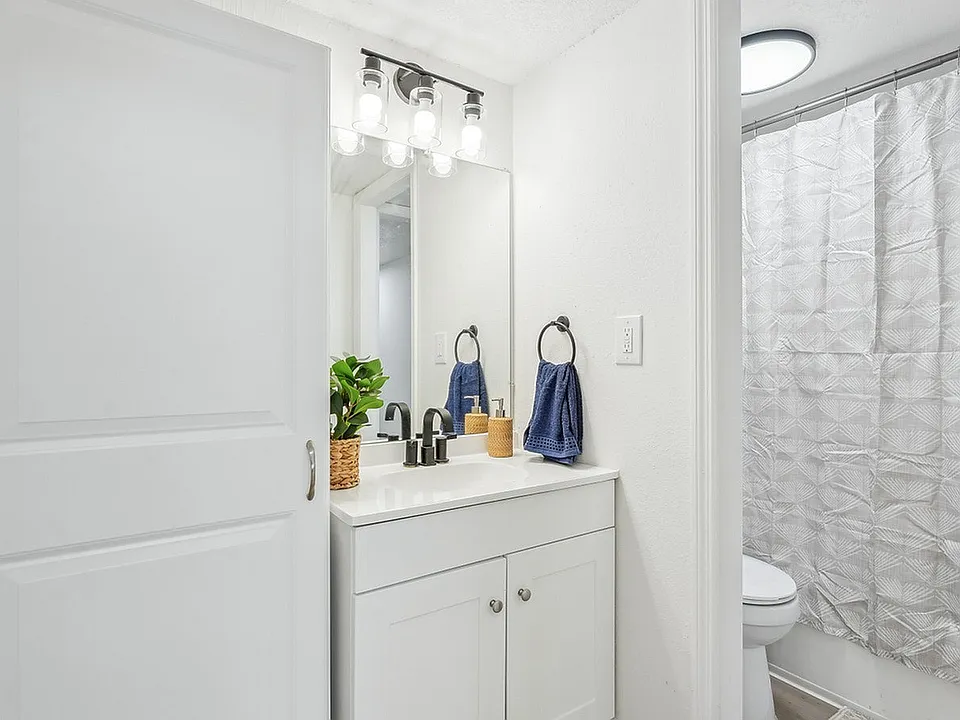 Atlas Model Unit Bathroom