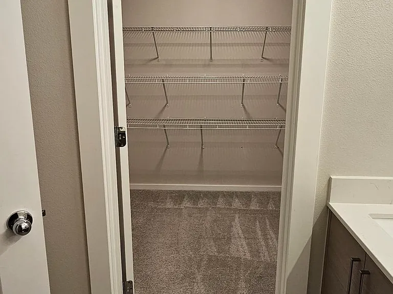 Walkin Closet in Master suite