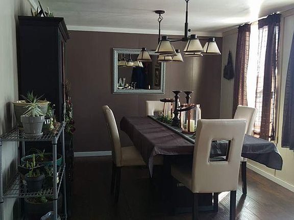 Dinning room 200 sq/ft