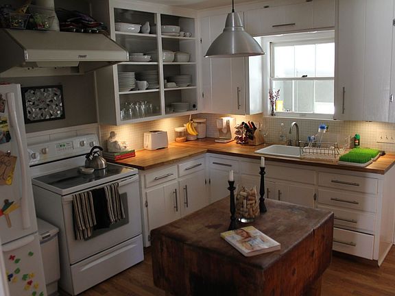 4th image of 215 Pennie Ct