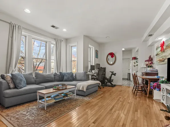 1956 Calvert St NW APT 3, Washington, DC 20009