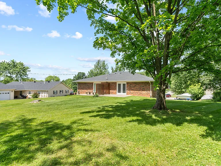 599 Buckingham Ln — Photo 28