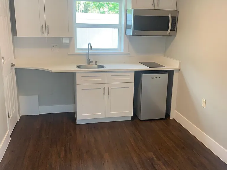 1858 Cornell Ave #1 — Photo 2