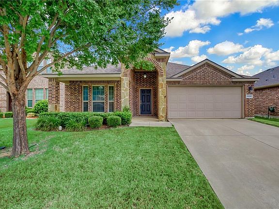 2nd image of 1113 Lake Hollow Dr