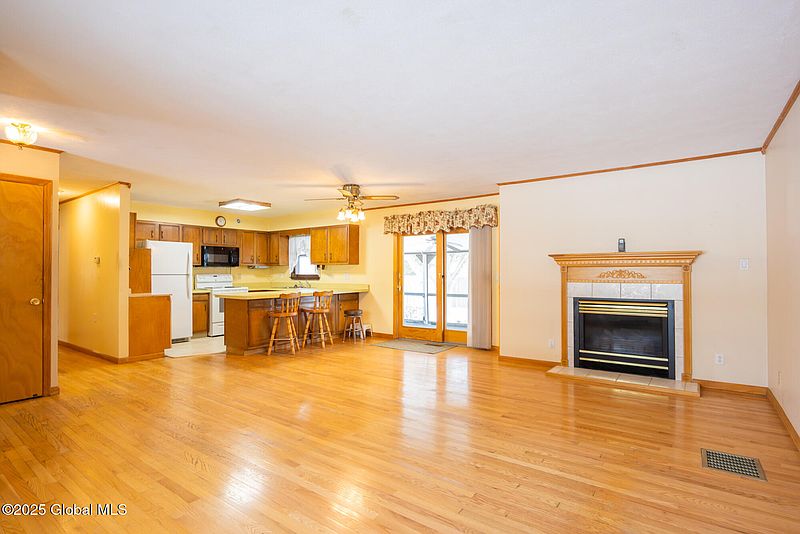 2nd image of 11 Keyes Street