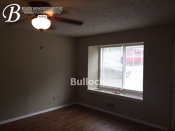 4th image of 2926 Spruce Cir
