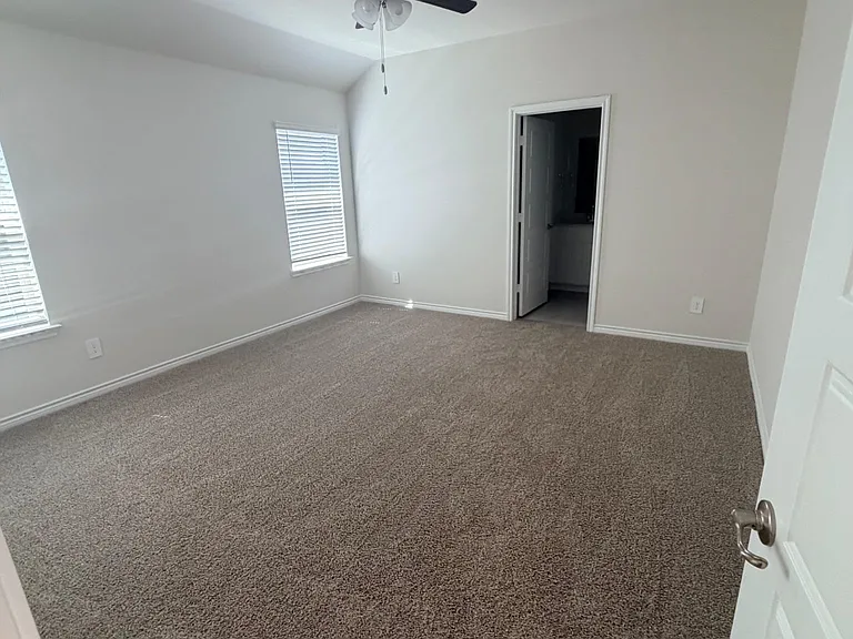 1210 Crookpost Dr — Photo 11