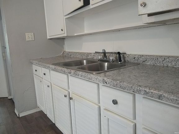 4th image of 1636 N Adams St