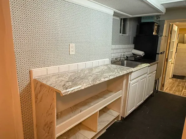 1329 Prospect Avenue image 1 of 12