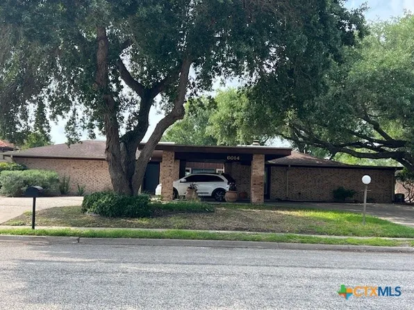 6014 Country Club Dr, Victoria, TX 77904