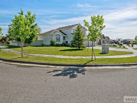 2nd image of 4831 Greystone Ln