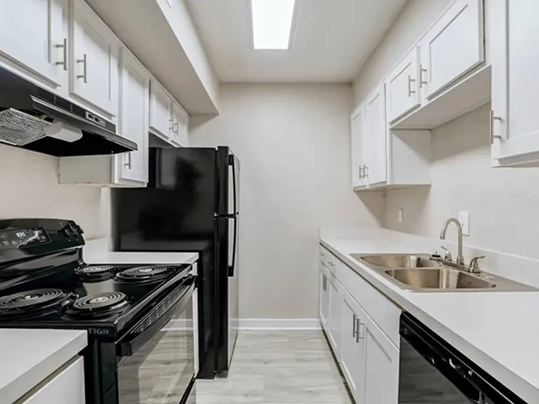 Casa Luna Apartments — Photo 9