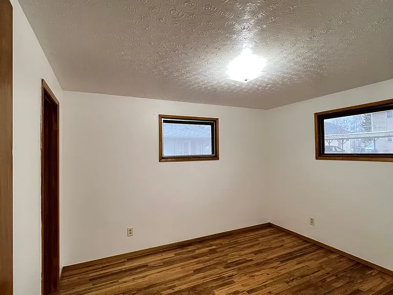 311 E Fairview Ave — Photo 7