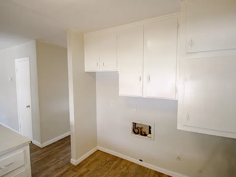 2812 43rd St #6 — Photo 7