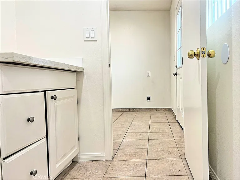 1143 Elizabeth Lake Rd — Photo 18