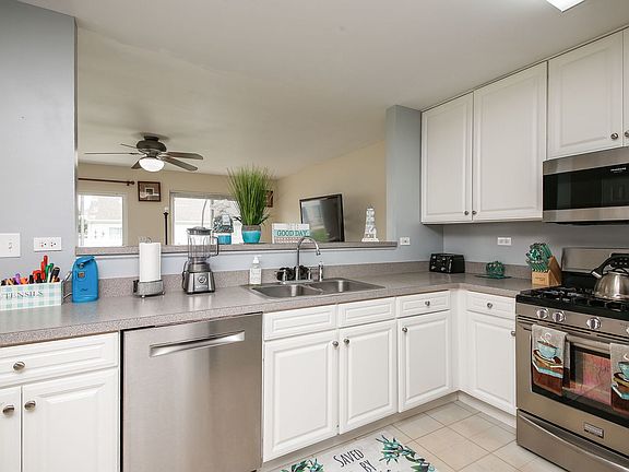 3rd image of 2477 Mayfield Dr Unit 2477