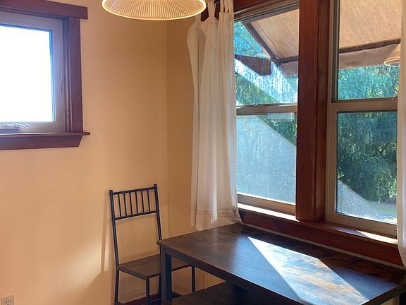 5th image of 305 S Montgomery St #B