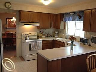 3rd image of 25206 Chapelweigh Dr