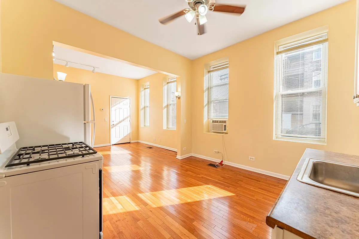 Building Photo - 3157 S Racine Ave #1R
