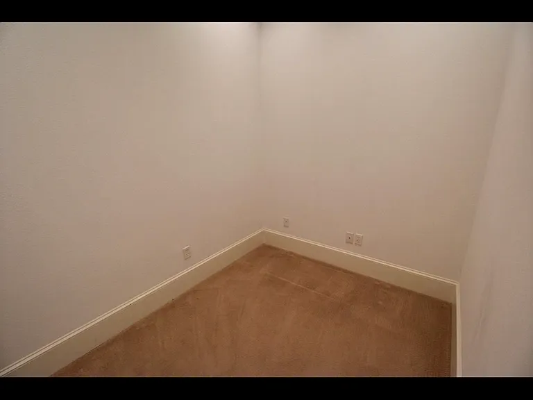 107 Butterfield St — Photo 8