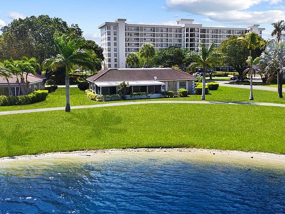 3rd image of 3015 N Palm Aire Drive #3015