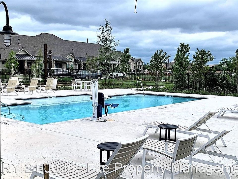 1st image of 2745 Garden Gate Ln