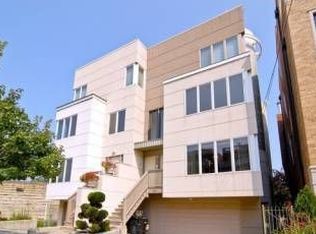 951 N Racine Ave, Chicago, IL 60622