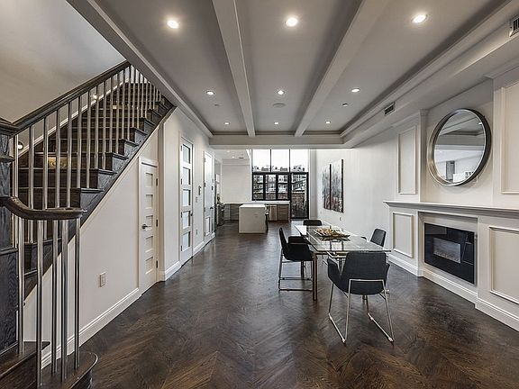 2nd image of 287 Kosciuszko St Unit Townhouse