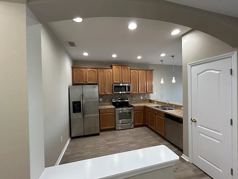2304 Bexley Pl — Photo 3