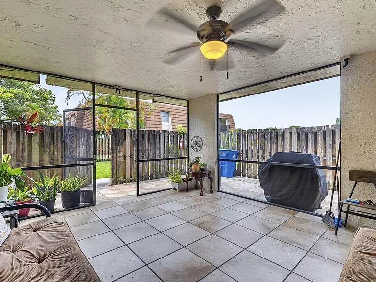 4825 NW 95th Ave #A — Photo 28