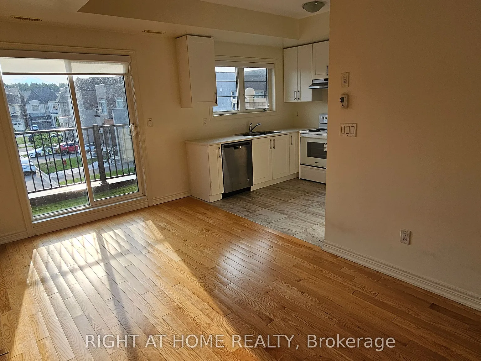 1 bed, $2,400 — Photo 4