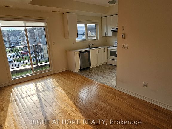 4th image of 9430 Bayview Ave