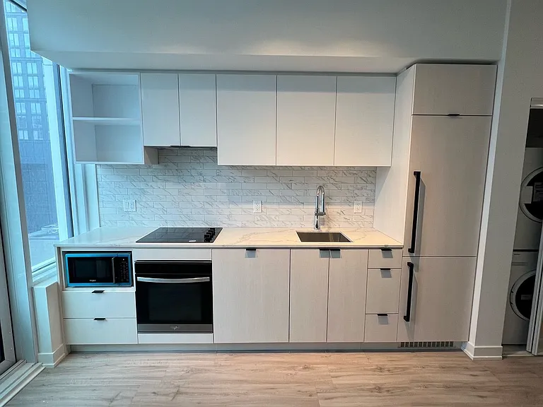 252 Church St #807 — Photo 12