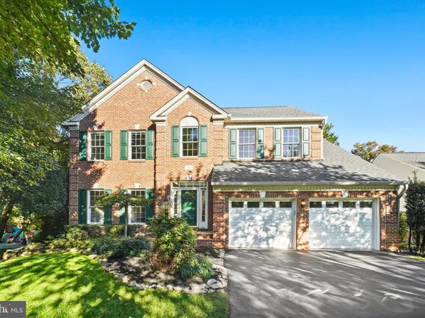 12710 Fox Woods Dr, Herndon, VA 20171