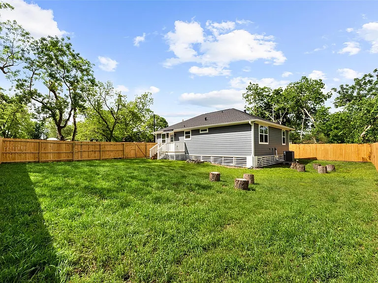 514 W Wilkins St — Photo 14