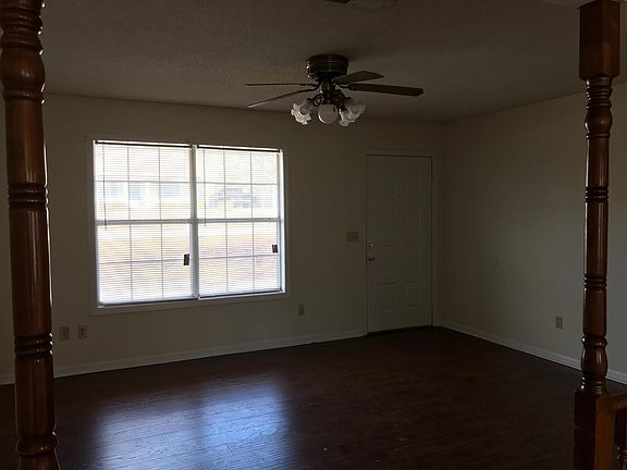 3rd image of 2615 Creekwood Dr