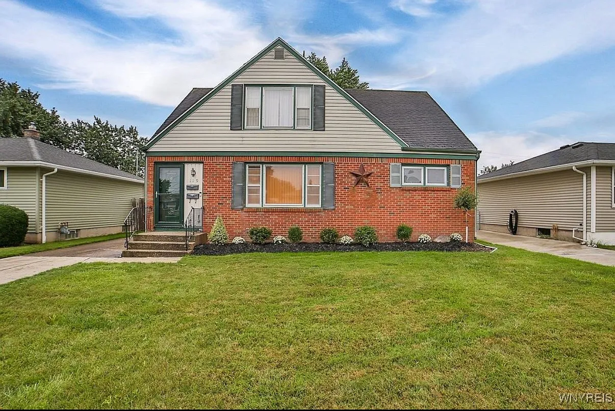 3 bed, $1,600 — Photo 1