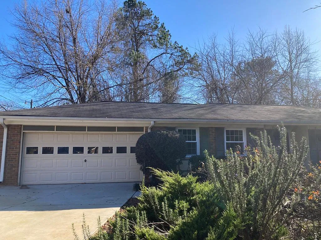 3 bed, 1464 sqft, $1,900 — Photo 2