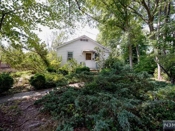 104 Fern St, Township Of Washington, NJ 07676