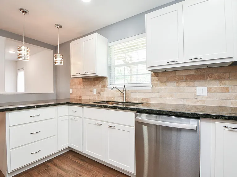 1525 Studewood St — Photo 2