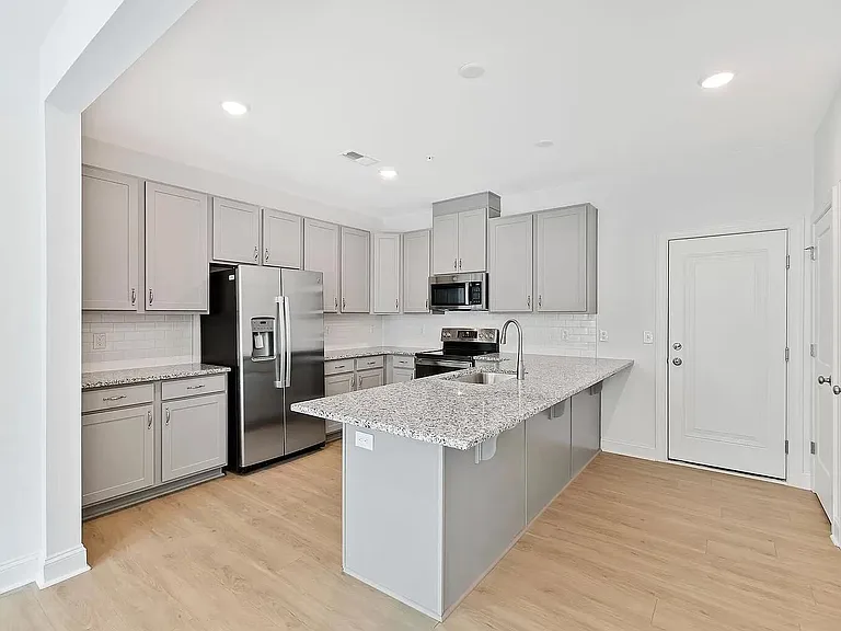 119 N Franklin St #100 — Photo 6