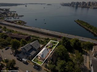 13 Fairbanks St, Dartmouth, NS B3A 1B8