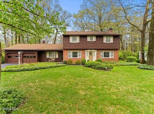 3 Greenwood Ln, Queensbury, NY 12804