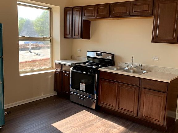 2nd image of 3007 W 19th St #3N