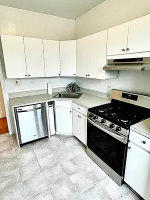 Rented by Amorelli Realty | media 18