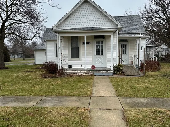 511 W Cedar St, Le Roy, IL 61752