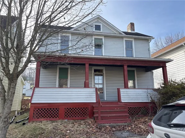 223 Holmes St, Vandergrift, PA 15690