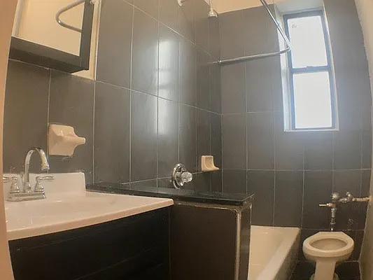 Rented by Lang Realty LLC | media 5