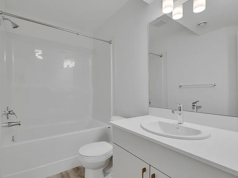 1235 Keswick Dr SW #4B — Photo 8