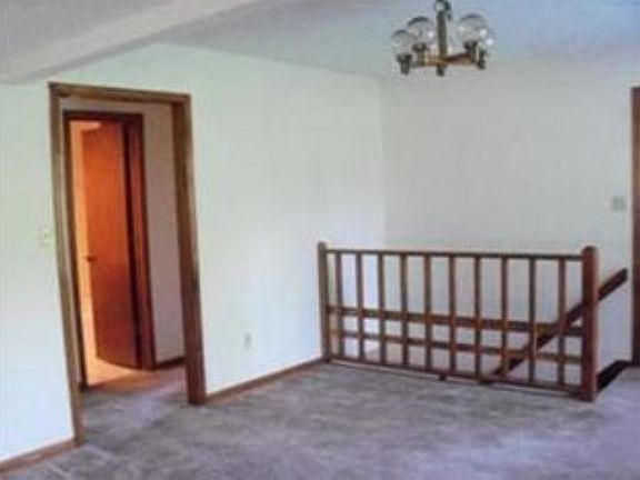 3rd image of 24 NW Lakeview Blvd APT A